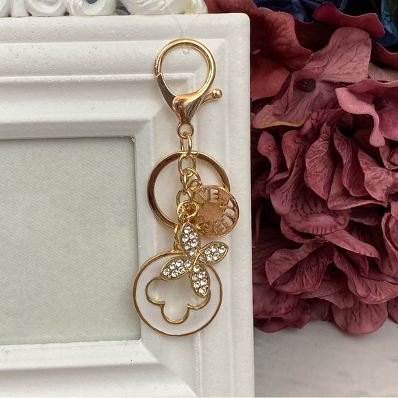 White and Gold Crystal Flower Clover Keychain Charm - Picture 5 of 15